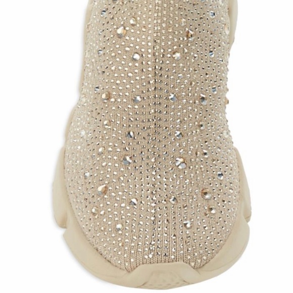 Steve Madden's 'Kaia' sock sneakers - Picture 5 of 7